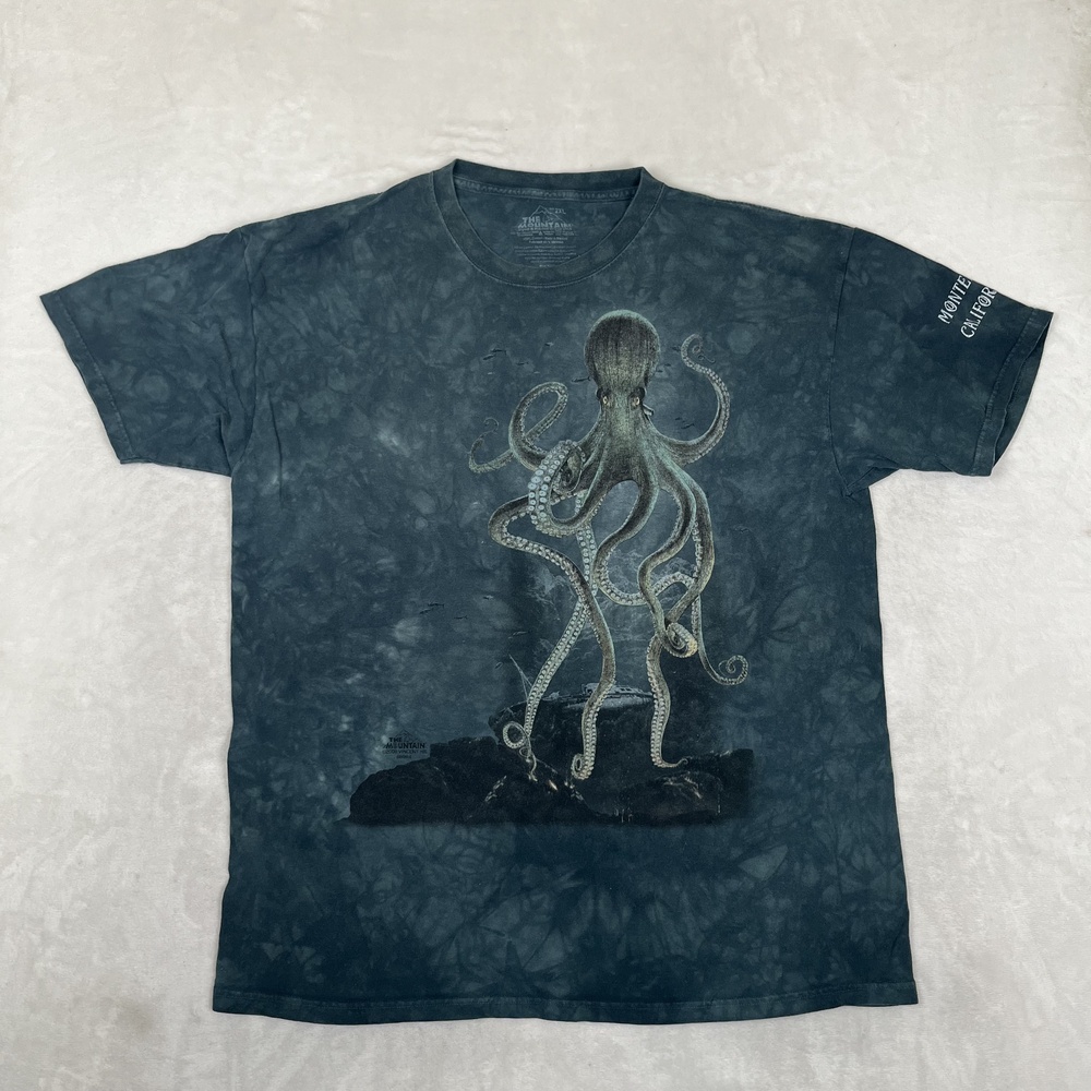 The Mountain T-Shirt Mens 2XL Green Octopus Monterey California Ocean Graphic